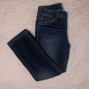 Silver Jeans dark wash suki capri